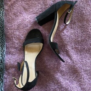 Black Valentine’s Day Heels 😍